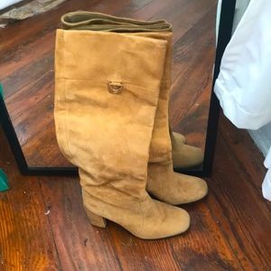 DVF suede boots, size 7 never been worn.